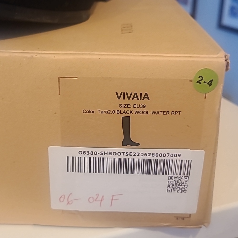 Vivaia Tara 2.0 Square Toe Boot